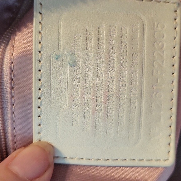 Coach Cream & Beige Bag, Detachable Strap, Double Zip Closure, VERY Substantial - Picture 7 of 12